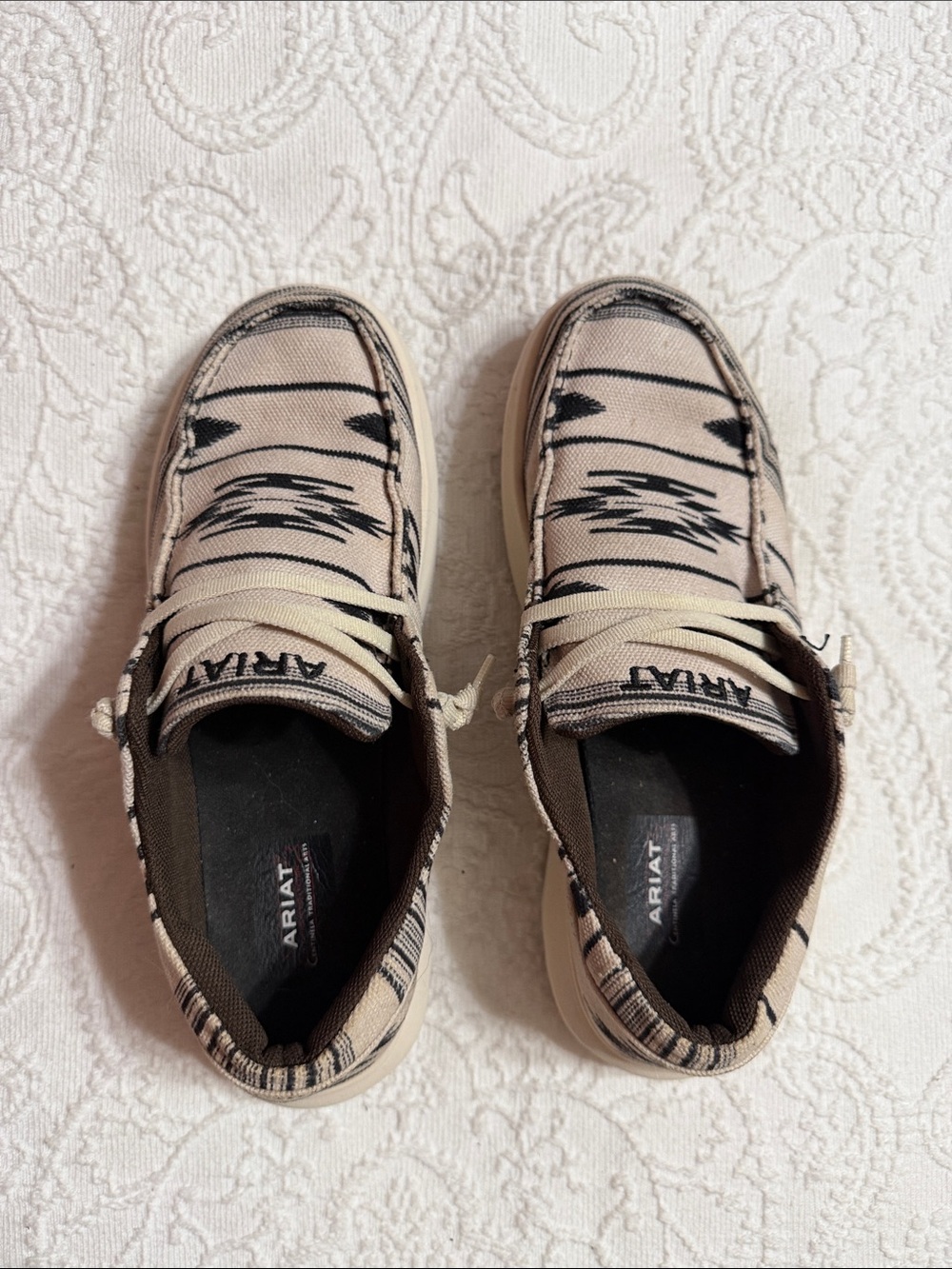 Ariat Size 6 Tan Canvas Slip-On Shoes with Black Aztec Print - Picture 4 of 8